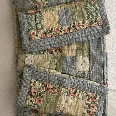 Lot 337: Patchwork Quilt Comforter And Shams – Floral and Plaid Design