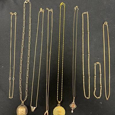 Lot 350: Vintage Gold-Filled & Gold-Tone Necklace Collection – 14 Pieces (Avon, 12KT G.F., 14KT LGL,