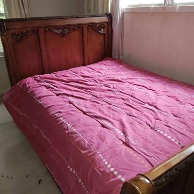Queen Sleigh Bed 