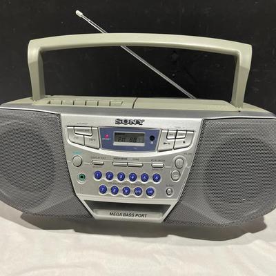 Sony Mega Bass Port CFD-S32 CD RadioCassette-Corder