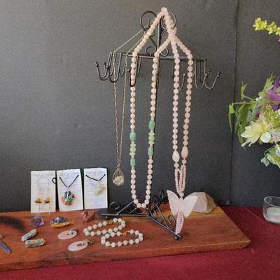  Natural Gemstone Jewelry with Bone Feather Pendant\n