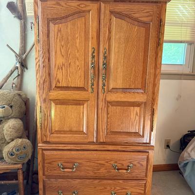 Vintage Oak “American Heirloom” T.V. Stand/Cabinet 