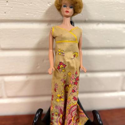 Vintage Barbie “Midge” Doll 1963
w/ Original paisley outfit. 