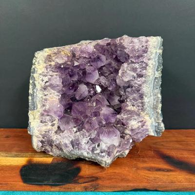 HUGE/BEAUTIFUL Amethyst Crystal Geode 