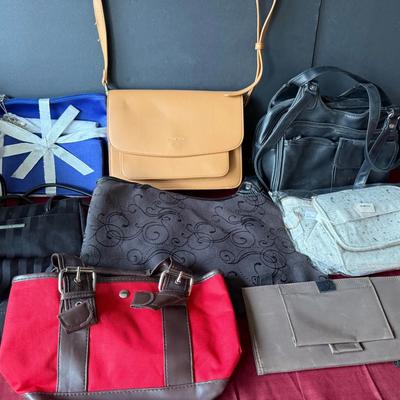 Nice Collection of Unused & Used Handbags