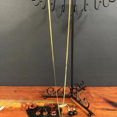 14k 11” Gold Necklace w/Pendant 
Amber Earrings/Pendants in metal casing. Onyx & Faux Pearl Earrings