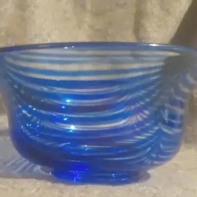 Murano-Style Hand-Blown Blue Latticino / Optic Rib Swirl Art Glass Bowl – c. 1980s–1990s