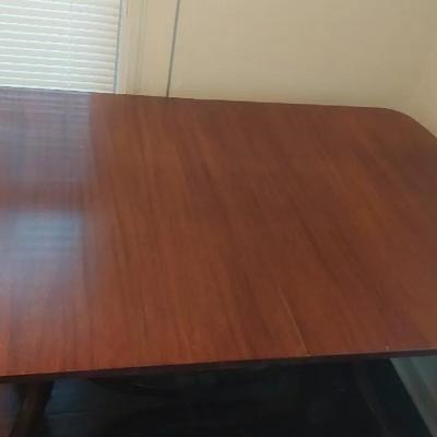 Mid-Century Extension Dining Table (c. 1950s–1960s) – Mahogany Finish – Pedestal Base