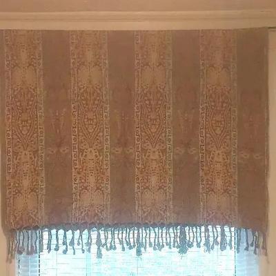 “Madeira Home Ltd.” Paisley Tapestry Scarf / Throw – Mid-Century