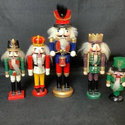 Vintage Wooden Nutcrackers – Hand-Painted Soldiers & Kings (c.1980s–1990s)