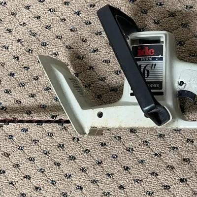 IDC HT616 Electric Hedge Trimmer – 16" Blade (Mid–Late 20th Century)