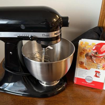 KitchenAid Classic Series 4.5-Qt Stand Mixer – Model K45SSOB, Onyx Black (275W)