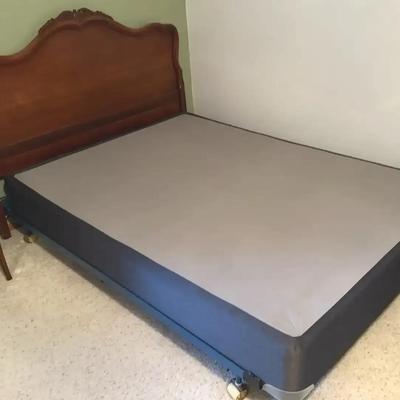 Full-Size Bed with Ornate Wood Headboard & Metal Frame – Includes Box Spring Foundation