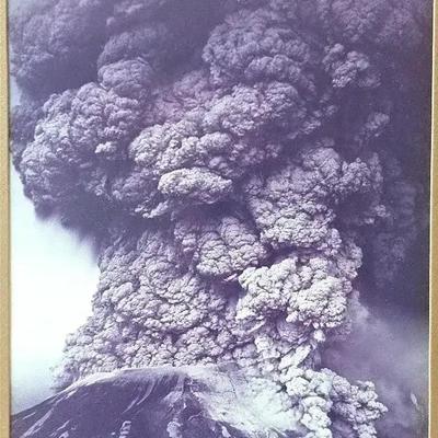 Mount St. Helens Photo / Newspapers