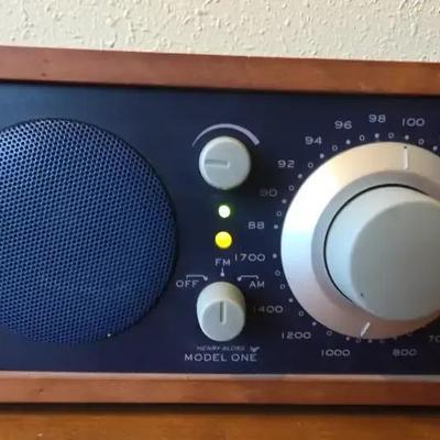 Tivoli Audio "Model One" Radio
