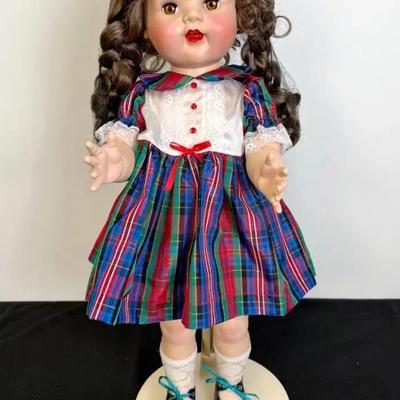 Ideal Large Winnie Walker Plaid Dress