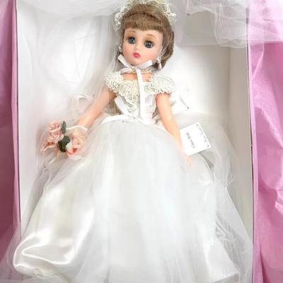 Madame Alexander Classic Bride #22690