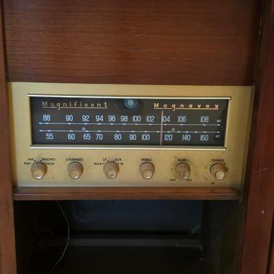 1940s Magnificent Magnavox turntable radio cabinet