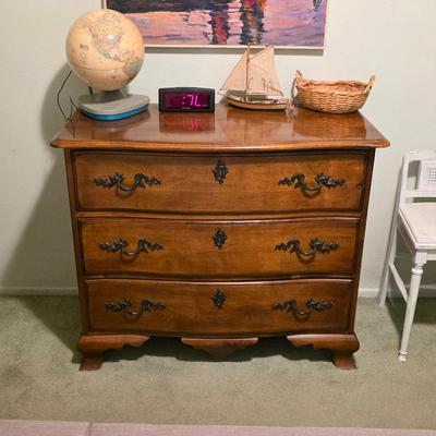 Vintage Louis XV chest of drawers by Pennsylvania House