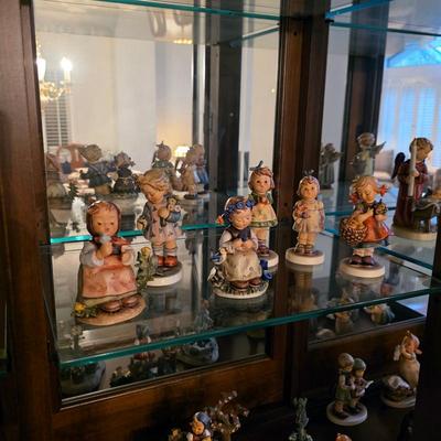 Sale Photo Thumbnail #50: Hummel figurines