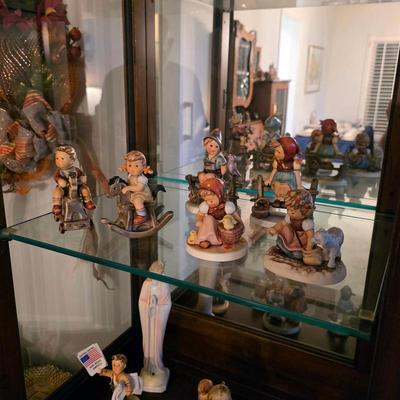 Sale Photo Thumbnail #48: Hummel figurines