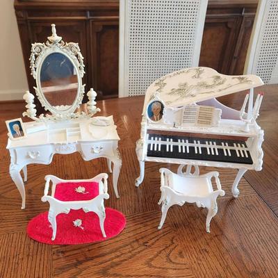 Susy Goose And Barbie Furniture 