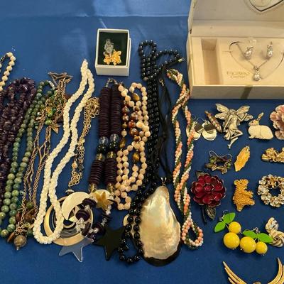 Costume Jewelry Including Swarovski 