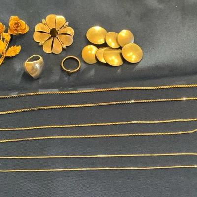 Sterling Silver Box Chains And Other Silver Brooches 