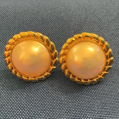 14kt Gold Lever Back Pearl Earrings 
