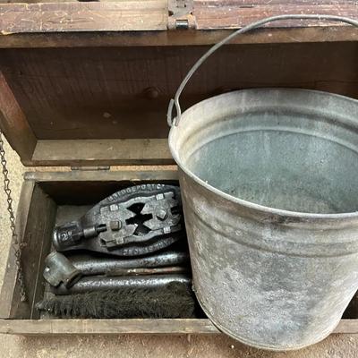 F. Armstrong Bridgeport Pipe Threader Wooden Box Metal Bucket Accessories 