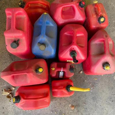 Gas Gasoline Kerosene Chainsaw Gas/Oil Cans Cannisters Holders Some Full 