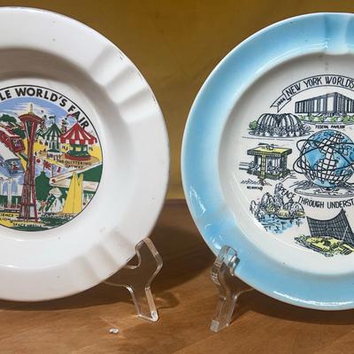 Ceramic souvenir ashtrays from the Seattle and New York World's Fairs