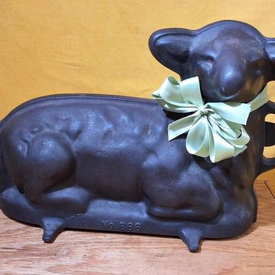 Vintage Cast Iron Lamb Cake Mold No. 866 – 12" x 7"