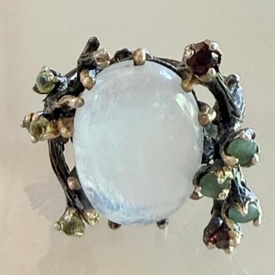 Sterling Silver Moonstone Cabochon Size 7.5 Ring With Garnet And Green Stones - 10.39 Grams