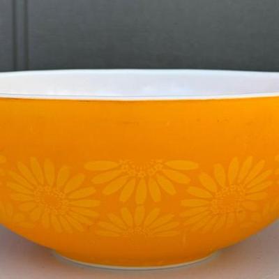 Vintage Pyrex Daisy 444 Cinderella Mixing Bowl 4 Qt.