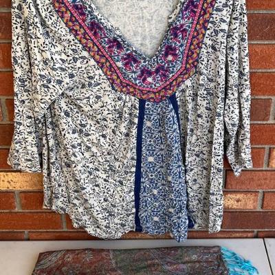 Lucky Brand Ladies Medium Shirt With A Cotton Multicolor Scarf With Fringe