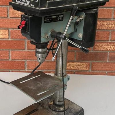 Delta 8 Inch Table Top Drill Press Model 11-950 With Key
