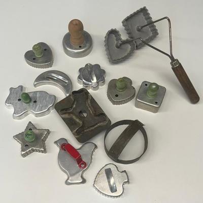 Assorted Vintage Cookie Cutters And Baking Molds Some With Wood Handles