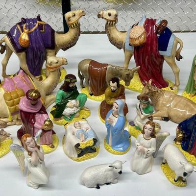 Vintage Partial Hand Painted 1968 Ceramic Nativity Set Signed FB (as Is)