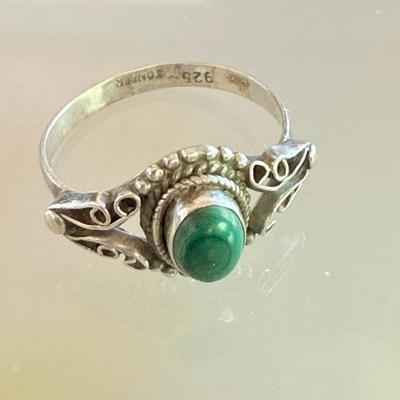 Sterling Silver Jonper Malachite Ring Size 7 - Total Weight -2.26 Grams