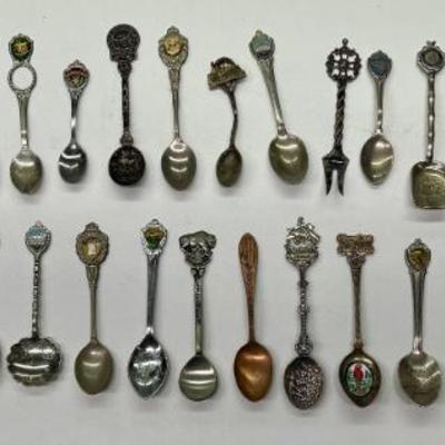 (44) Assorted USA And Foreign Silver Tone, Copper, And Pewter Small Souvenir Spoons