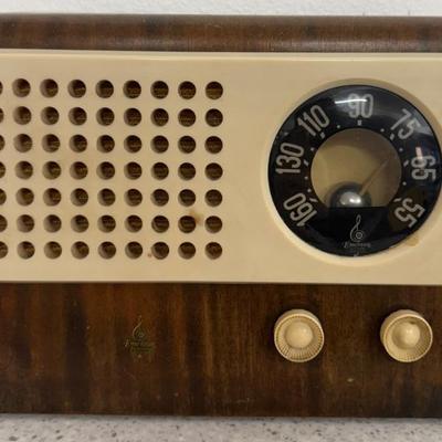 Emerson Radio And Television MCM AM Vacuum Tube Radio Model 510A