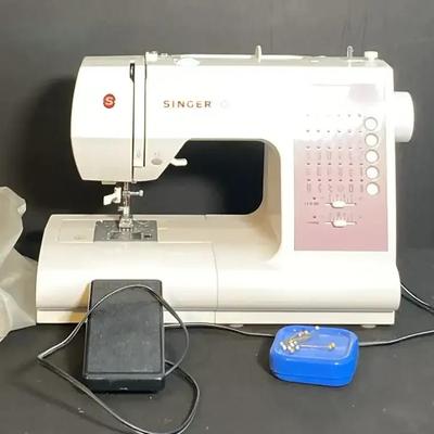 Singer Sewing Machine 