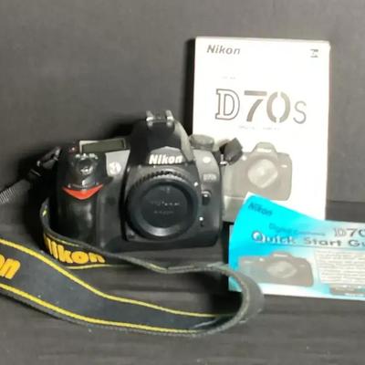 Nikon D70s 