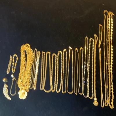 Costume – Gold Colored Jewelry