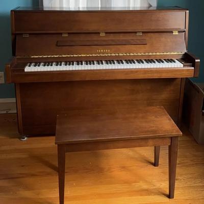 Yamaha Baby Grand Piano 