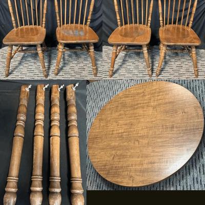 Round Dining Table And (4) Chairs 
