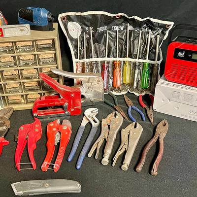 Jensen Radio And Hand Tools