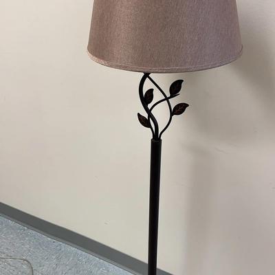 Metal Base Leaf Decor Floor Lamp