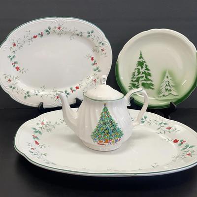 Collection Of Christmas Themed Serving Ware (4)